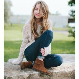 Minnetonka low ankle suede fringe booties